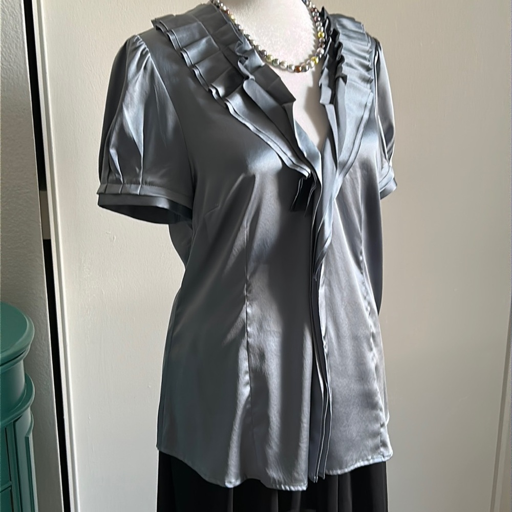 New Women’s BCBGMAXAZRIA Silky Tailored Satin Ruffled Collard Dressy Blouse